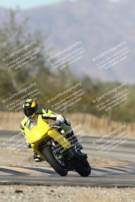 media/Dec-01-2025-Moto Forza (Mon) [[2daa91e15f]]/2-Intermediate Group/Session 3 (Turn 3)/